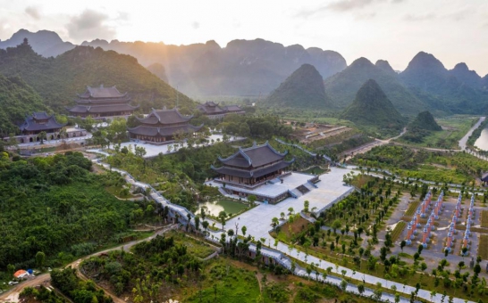 Cảnh sắc chùa Tam Chúc